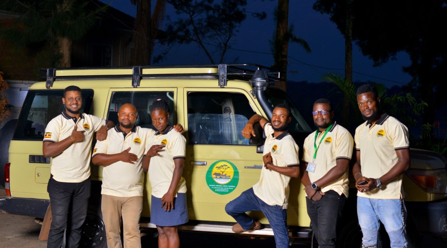 arcadia-safaris-team-on-uganda-safari